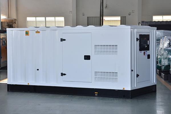 衡东发电机组气门间隙的调整周期是多久？