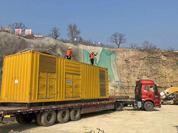 衡东发电机租赁如何根据测试结果判断机油泵的工作状态是否正常？